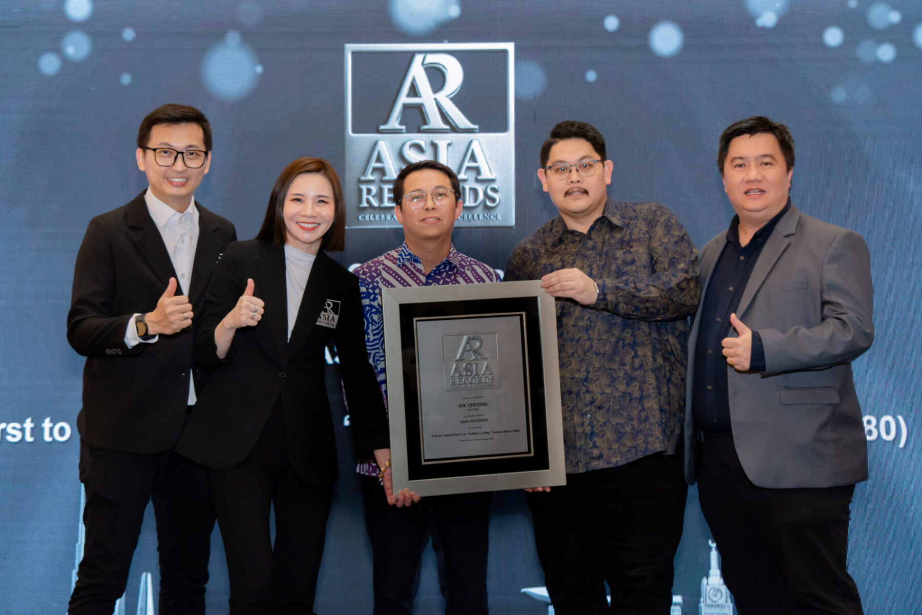 Aik Cheong Coffee Roaster 荣获 ASIA Records 认可 开创 “Coffee in a Bag” 形式的 Kopi O 先河